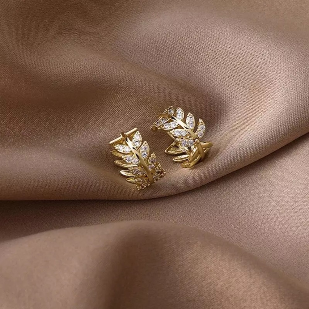 "Eden” Leaf Hoop Diamond Gold Elegant Dainty Circle Casual/Formal Gift Earrings